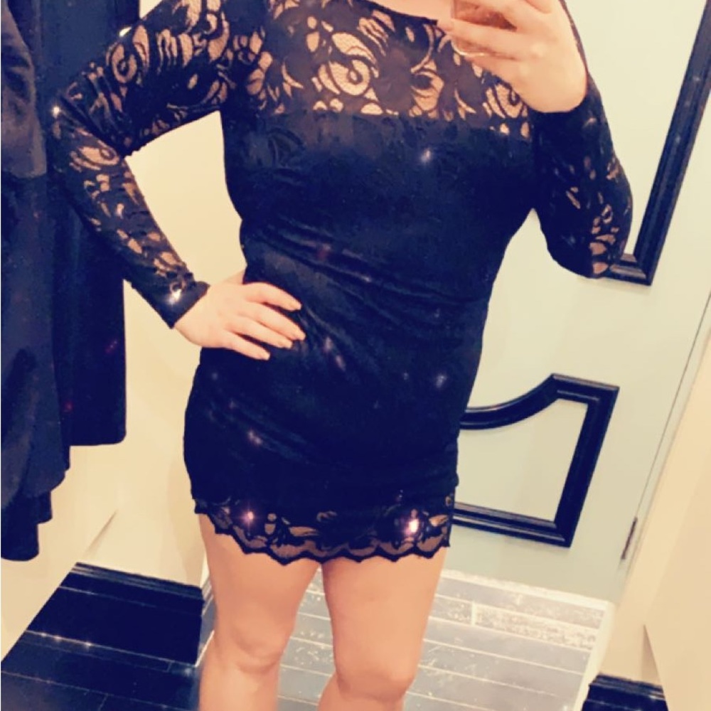Black forever 21 dress with sleeves - Only worn once